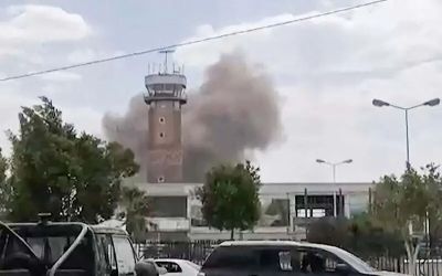 Yemen government says it attacked Houthi-controlled Sanaa airport, reviving dormant conflict