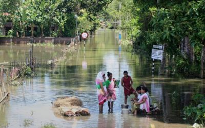 At least 50 people killed and 700,000 displaced by India floods after monsoon rains