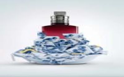 Artist Bouke de Vries creates sculptural porcelain bottles for Dries Van Noten perfume